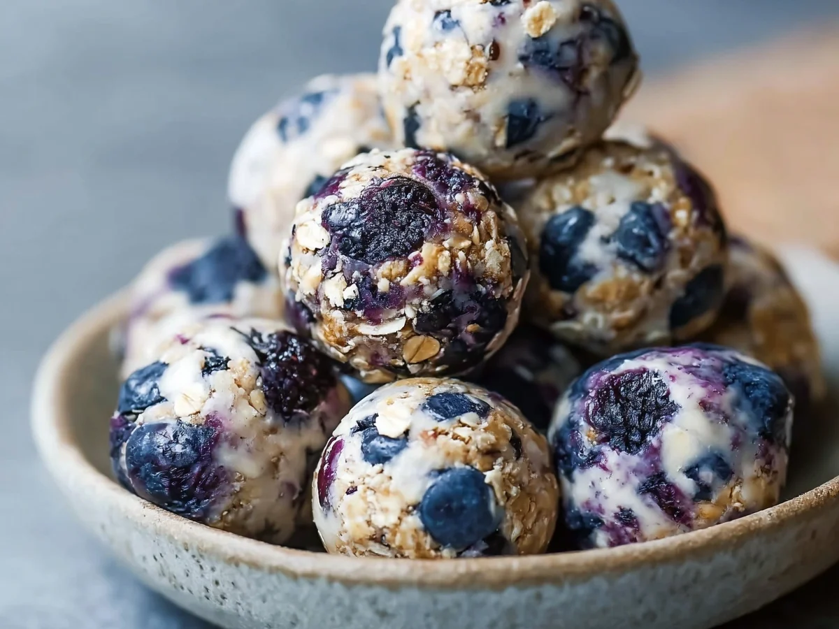 Blueberry Cheesecake Protein Bites: Easy No-Bake Snack - Image 1