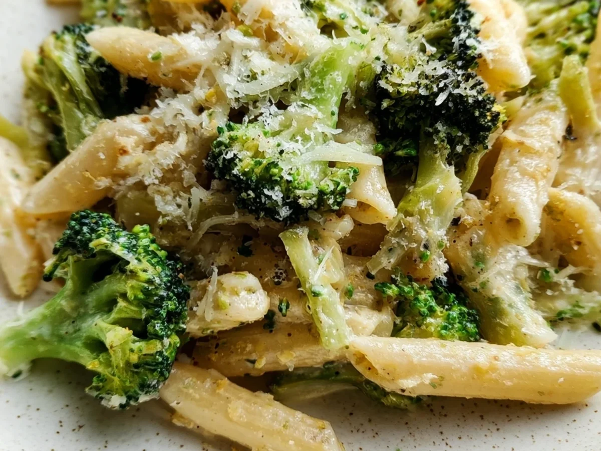 Creamy Broccoli Pasta: Quick Weeknight Meal - Image 2