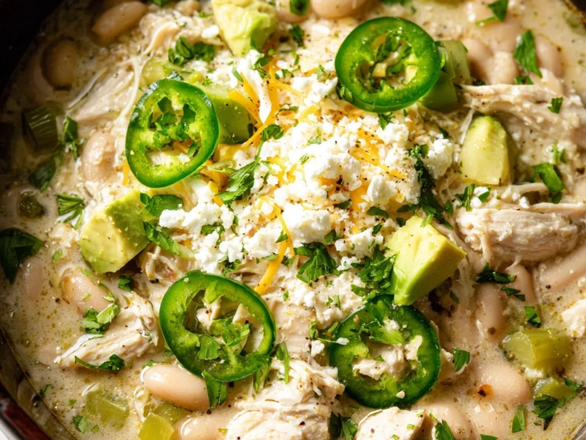 Easy Slow Cooker White Chicken Chili - Image 1