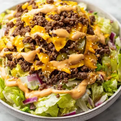 Easy Big Mac Salad: Burger Flavors in a Bowl