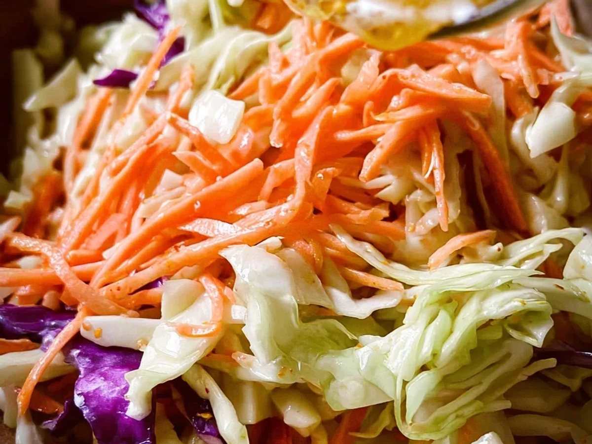 No-Mayo Coleslaw: Tangy Vinegar Dressing - Featured Image