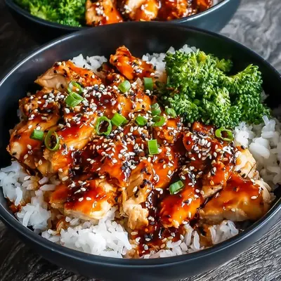 Sticky Chicken Rice Bowls: Quick Weeknight Meal